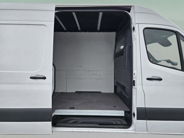 Used 2024 Mercedes-Benz Sprinter 3500 image 21