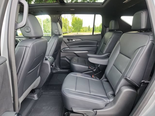 New 2027 Chevrolet Traverse LT w/ Sun and Wheel Package FWD image 15
