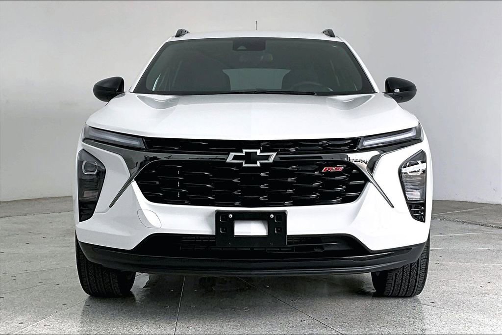 Used 2025 Chevrolet Trax RS w/ Driver Confidence Package image 5