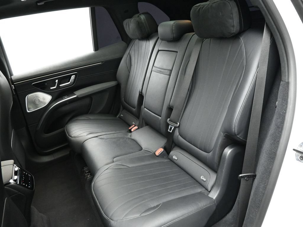 Used 2023 Mercedes-Benz EQS 580 4MATIC SUV image 16