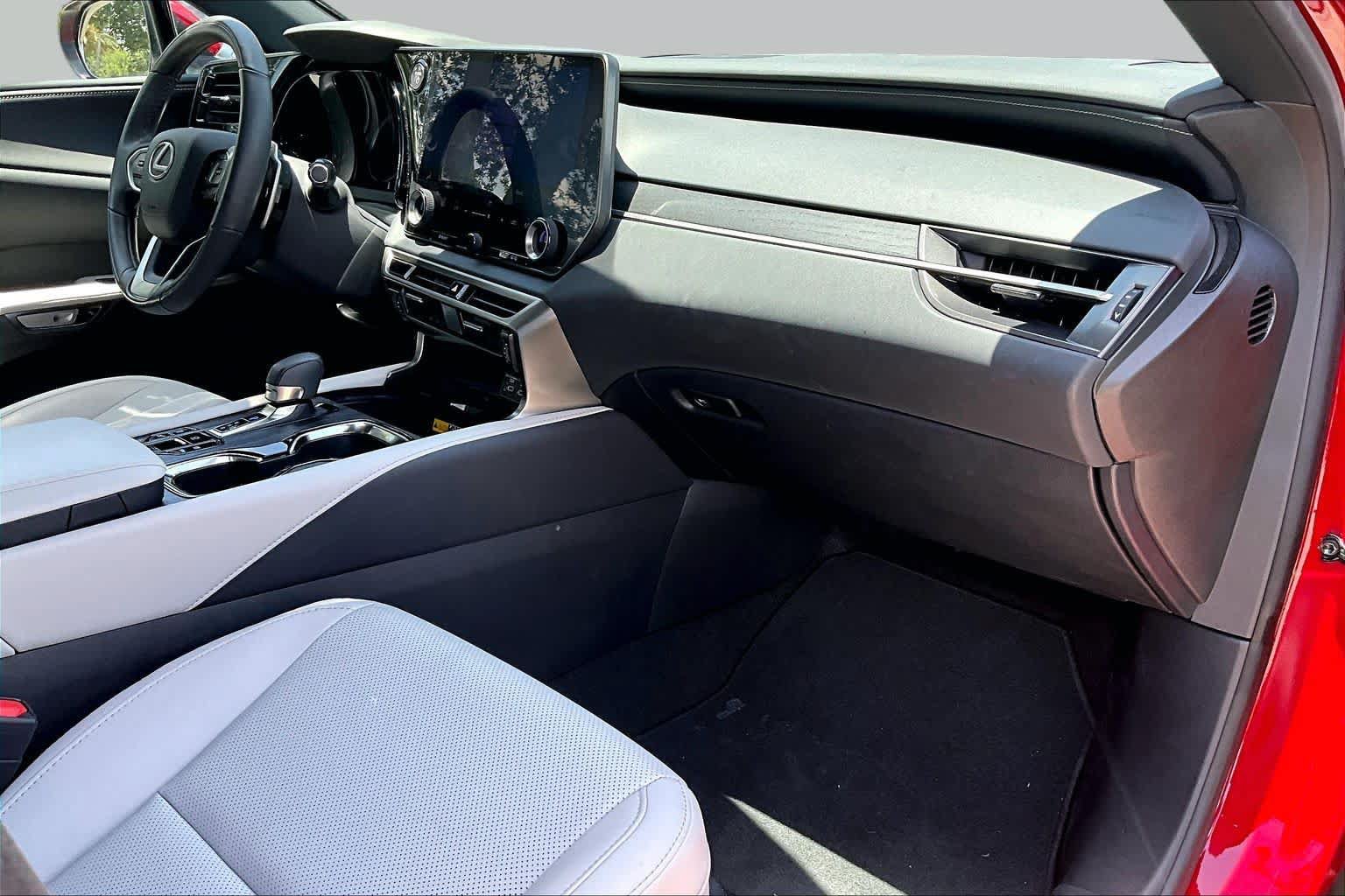 Used 2024 Lexus RX 350h w/ Accessory Package (Z1) AWD/4WD image 18