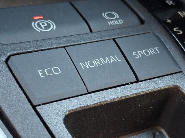 Used 2023 Toyota RAV4 LE FWD image 25