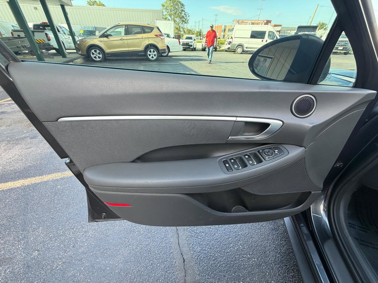 Used 2020 Hyundai Sonata SE w/ Cargo Package FWD image 16