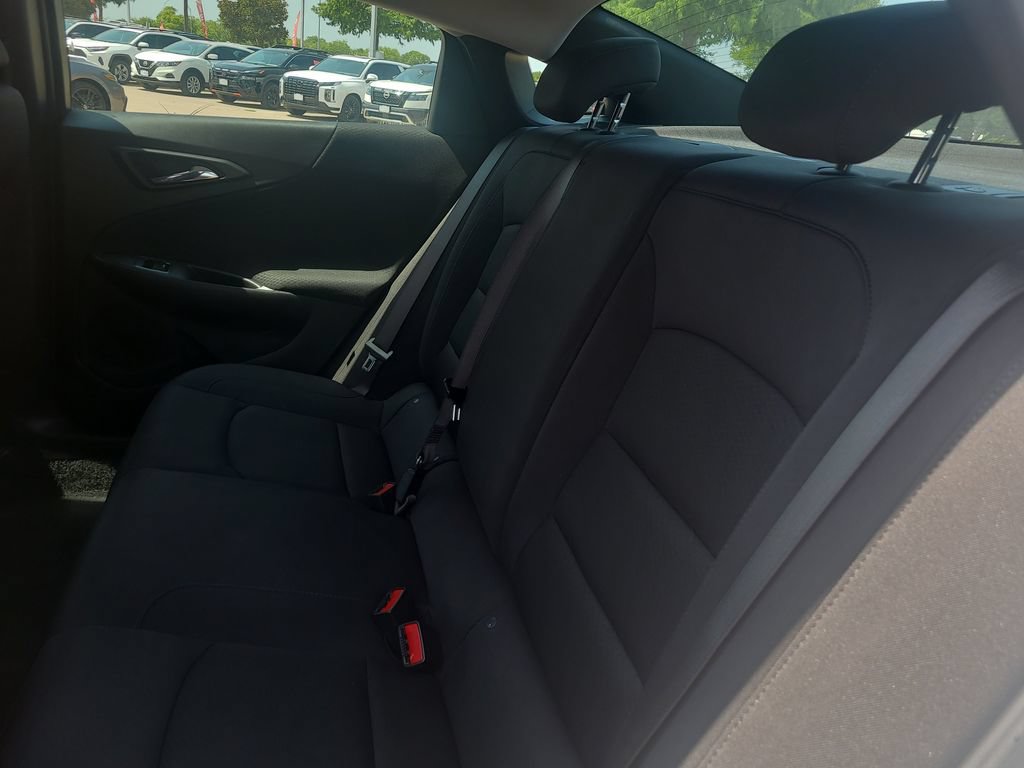 Used 2025 Chevrolet Malibu RS FWD image 10