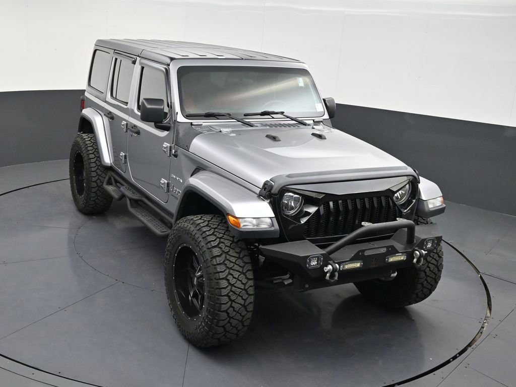 Used 2018 Jeep Wrangler Unlimited Sahara w/ Cold Weather Group image 18