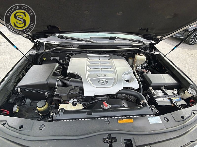 Used 2013 Toyota Land Cruiser AWD/4WD image 35