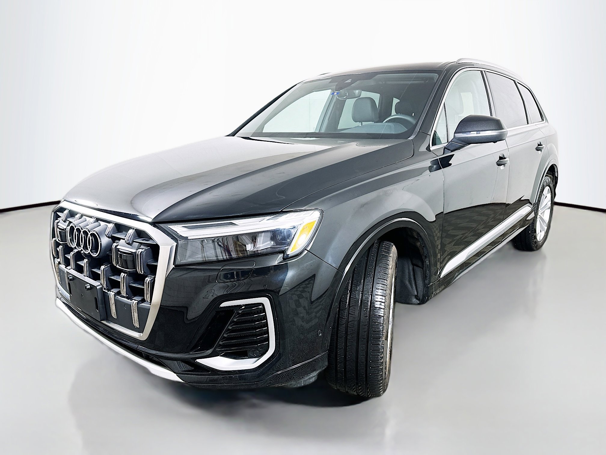 Certified 2025 Audi Q7 3.0T Premium Plus image 3