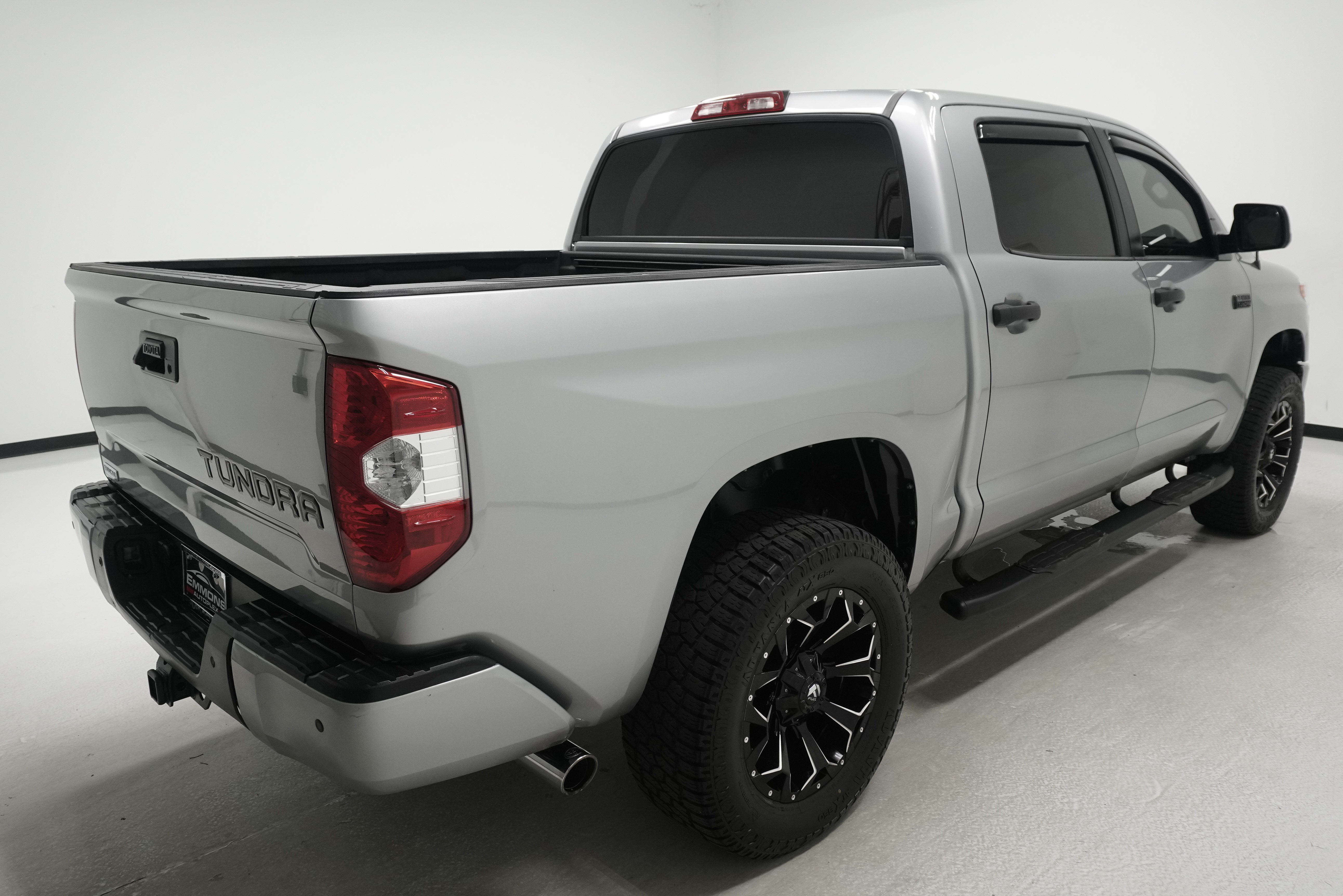 Used 2017 Toyota Tundra Platinum RWD image 4