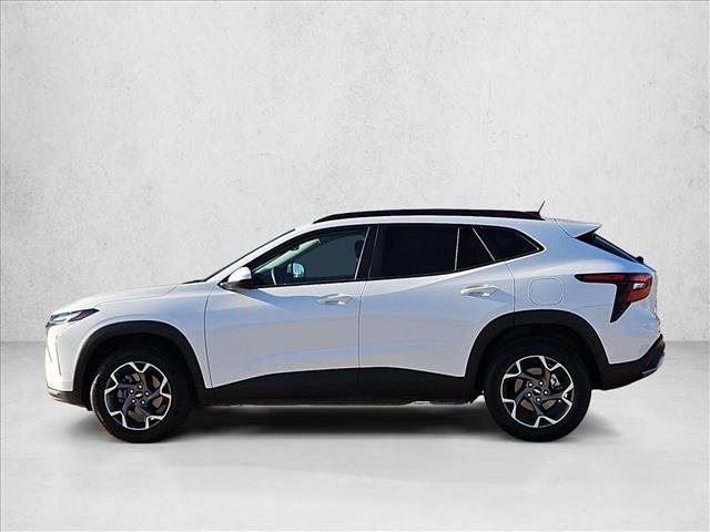 Used 2025 Chevrolet Trax LT FWD image 9