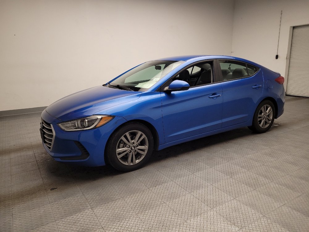 Used 2017 Hyundai Elantra SE image 2
