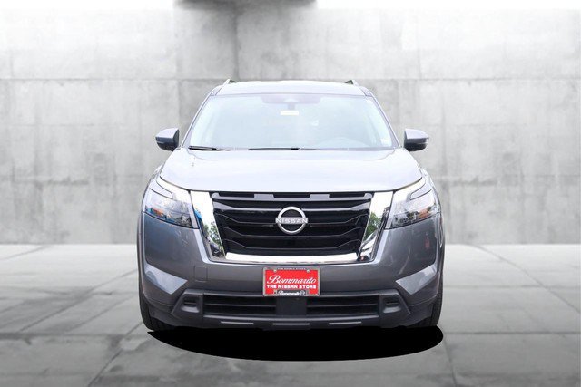 Certified 2025 Nissan Pathfinder SV FWD image 4