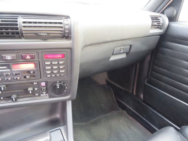 Used 1988 BMW 325i Convertible image 27