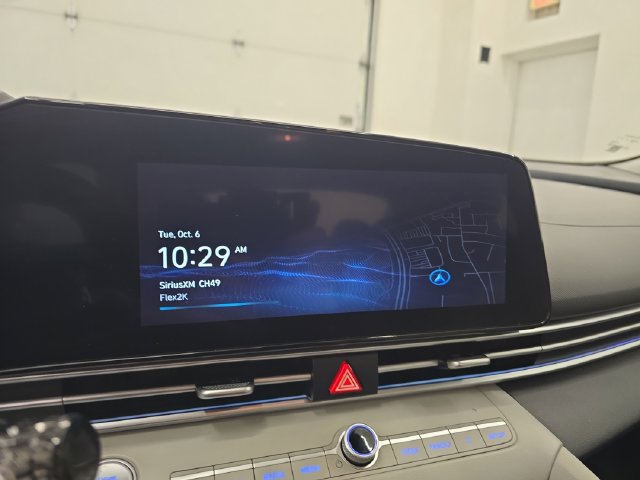 Used 2025 Hyundai Elantra Limited FWD image 22