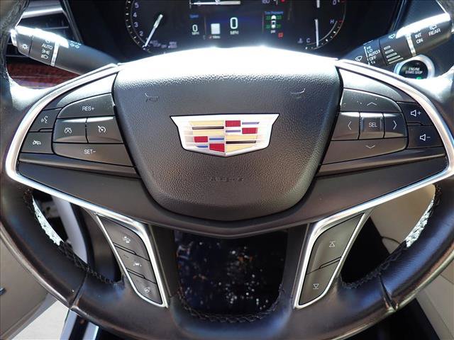 Used 2018 Cadillac XT5 Luxury w/ Driver Awareness Package AWD/4WD image 18
