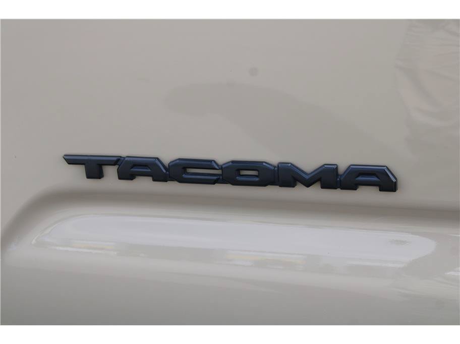 Used 2019 Toyota Tacoma TRD Sport w/ Exterior Package AWD/4WD image 35