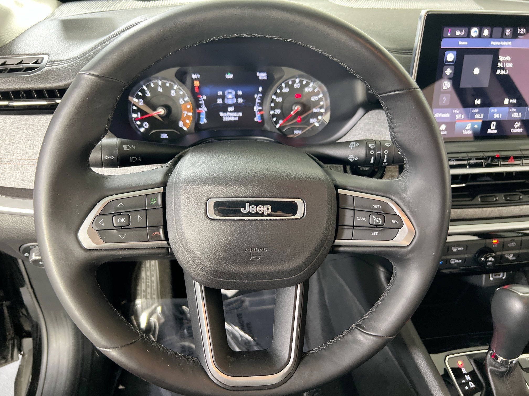 Used 2022 Jeep Compass Latitude w/ Sun and Sound Group image 11
