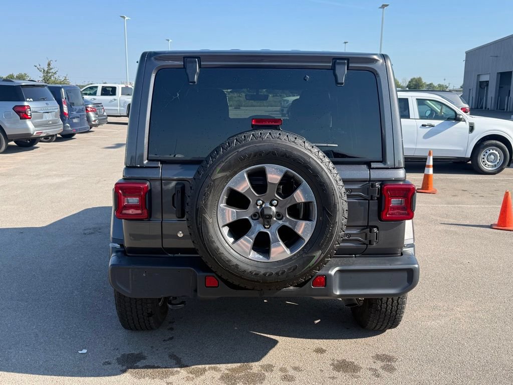 Used 2019 Jeep Wrangler Unlimited Sahara AWD/4WD image 19