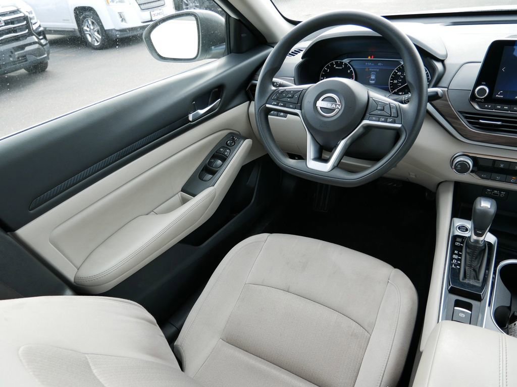 Used 2024 Nissan Altima 2.5 SV AWD/4WD image 17