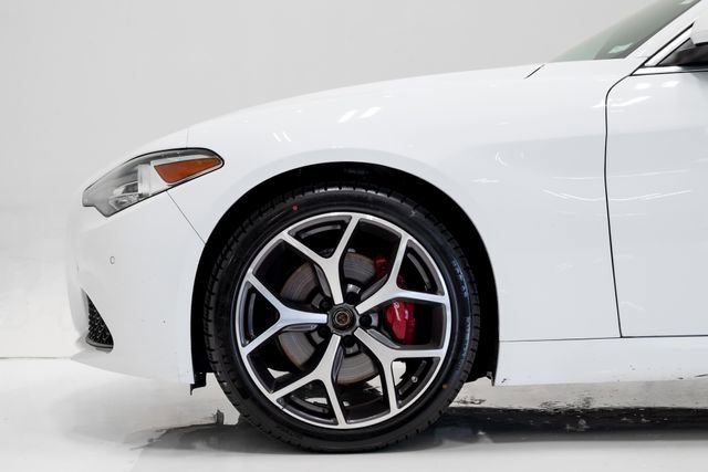 Used 2021 Alfa Romeo Giulia Ti w/ Active Assist 2 Package TI AWD/4WD image 27