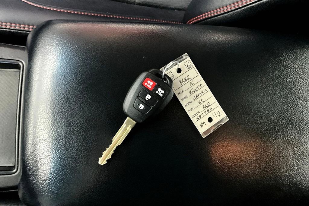 Used 2016 Toyota Camry SE FWD image 34