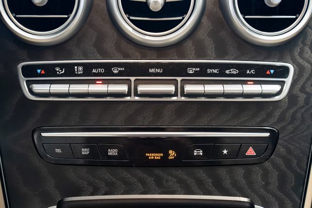 Used 2021 Mercedes-Benz GLC 300 4MATIC image 12