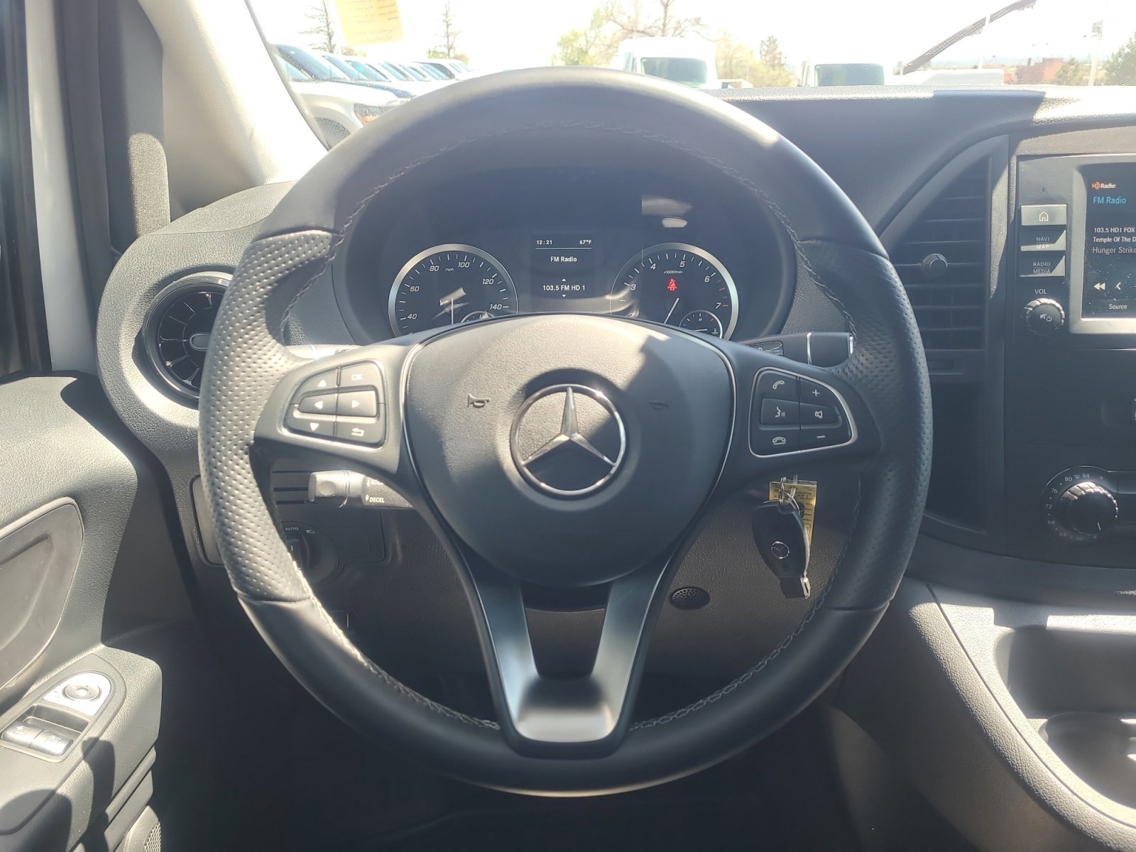 Used 2023 Mercedes-Benz Metris image 9