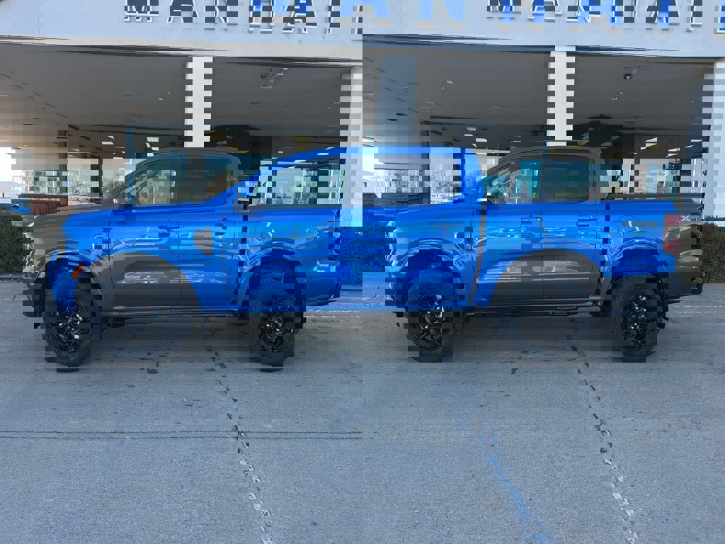 New 2025 Ford Ranger Lariat w/ Black Appearance Package image 4