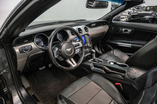 Used 2018 Ford Mustang Premium image 3