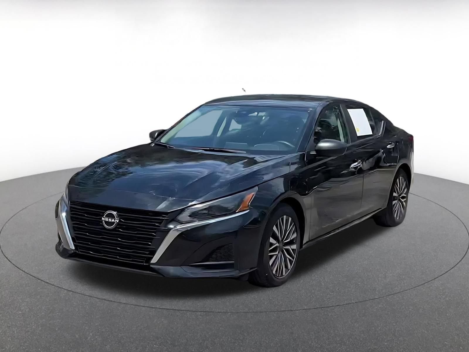 Used 2025 Nissan Altima 2.5 SV FWD image 5