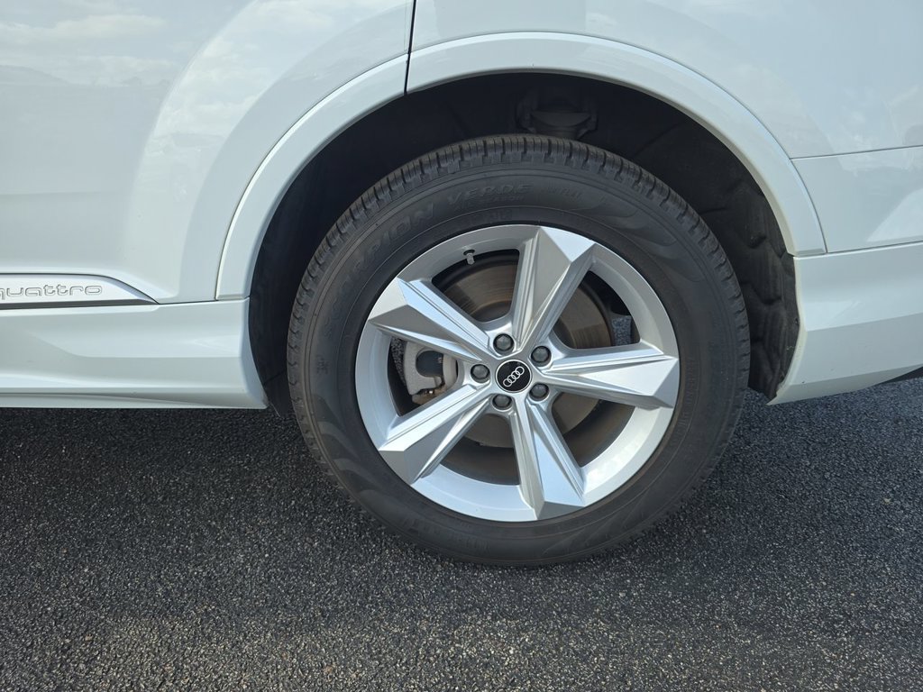 Used 2021 Audi Q7 3.0T Premium AWD/4WD image 40
