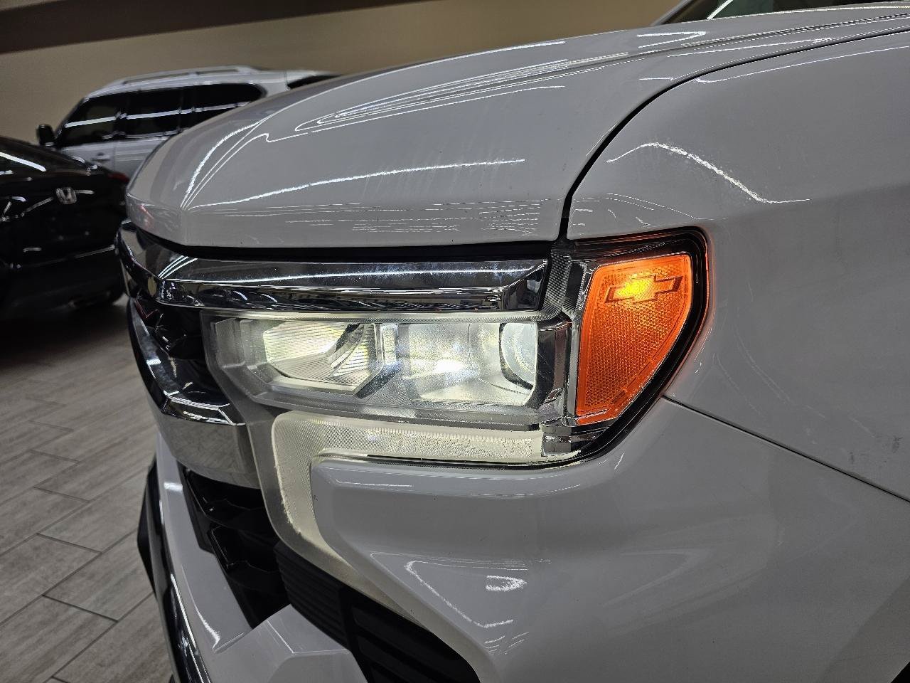 Used 2023 Chevrolet Silverado 1500 LT w/ Z71 Off-Road Package AWD/4WD image 10
