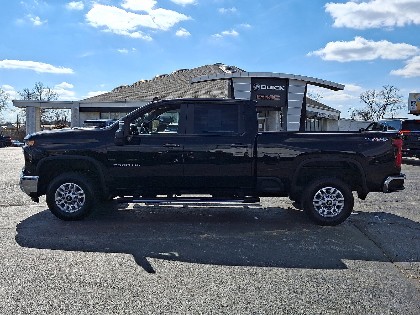 Used 2025 Chevrolet Silverado 2500 LT w/ Convenience Package AWD/4WD image 5