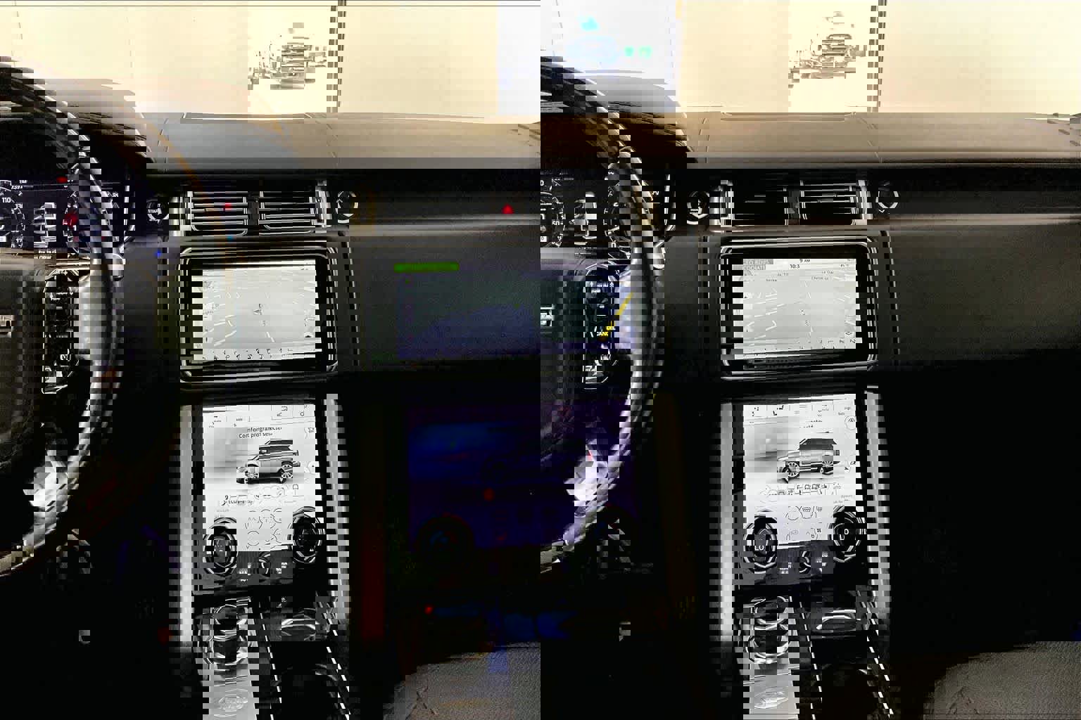 Used 2018 Land Rover Range Rover Supercharged image 6