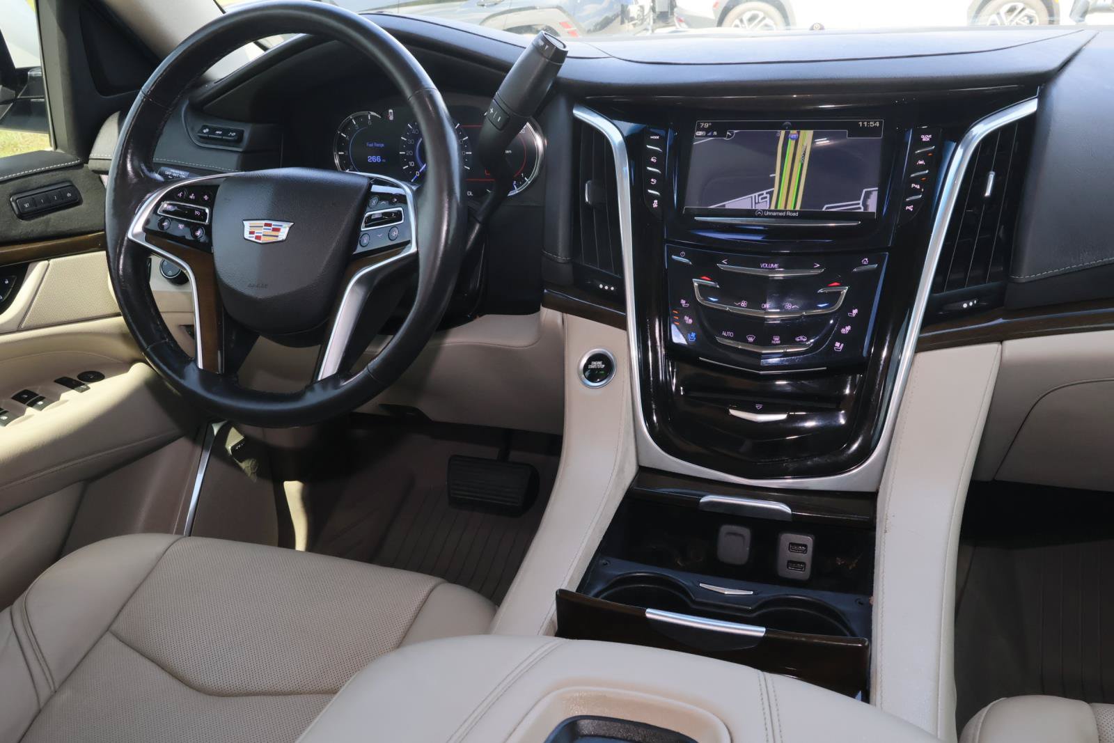 Used 2020 Cadillac Escalade ESV Premium Luxury RWD image 17