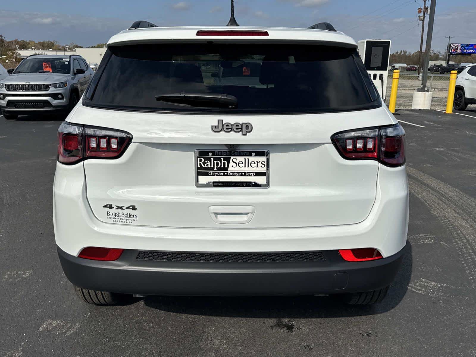New 2026 Jeep Compass Latitude AWD/4WD image 5