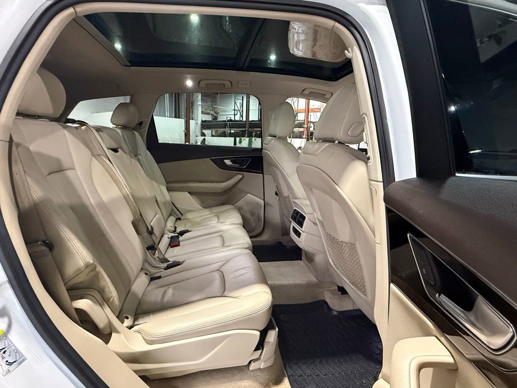 Used 2017 Audi Q7 3.0T Premium image 15