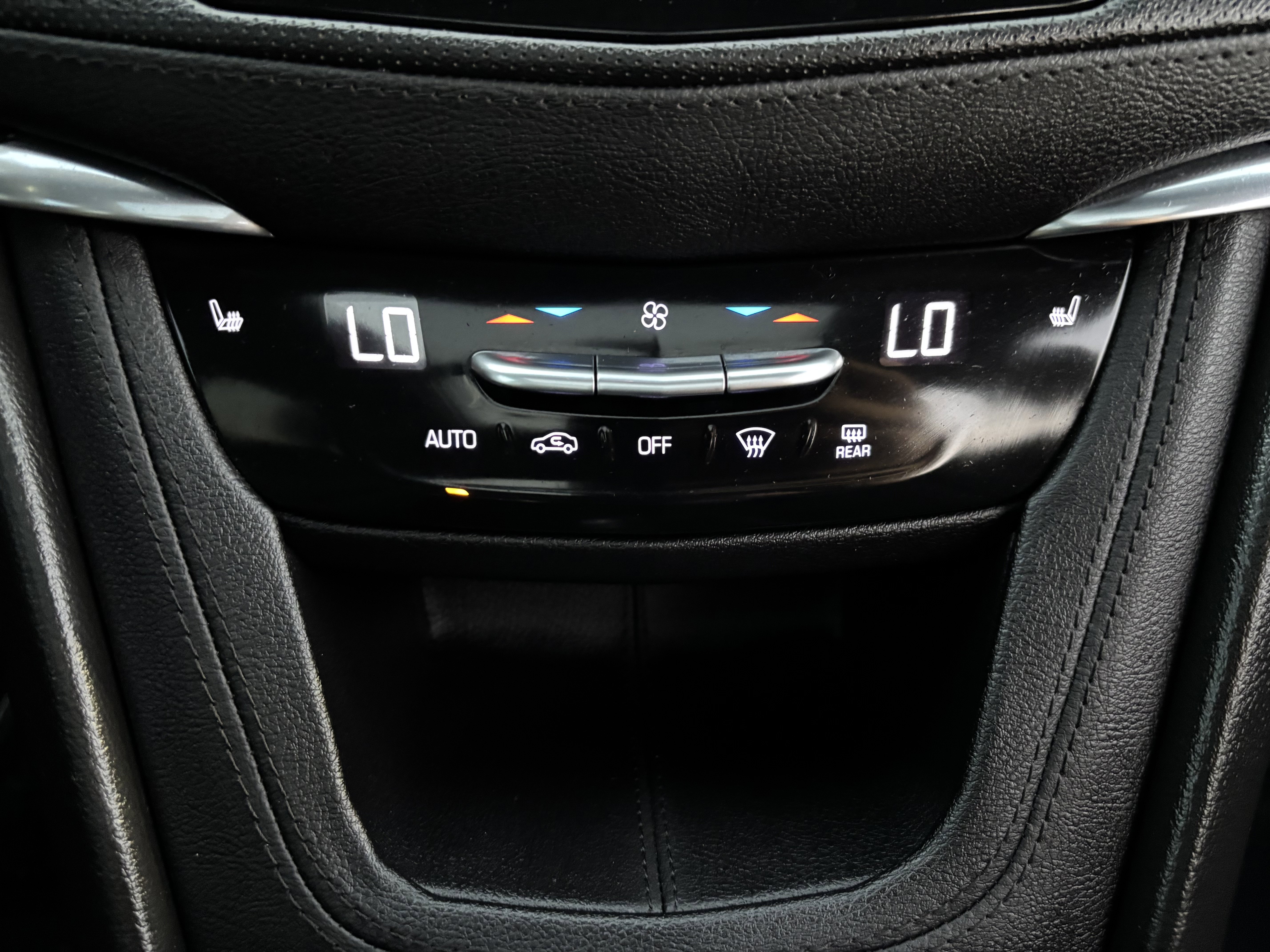 Used 2020 Cadillac XT5 Premium Luxury image 32