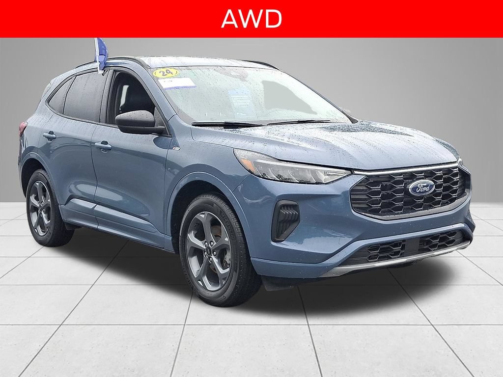Certified 2024 Ford Escape ST-Line w/ Tech Pack #1 AWD/4WD image 3