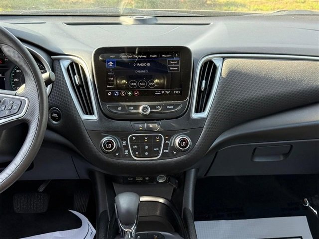 Used 2024 Chevrolet Malibu LT image 14