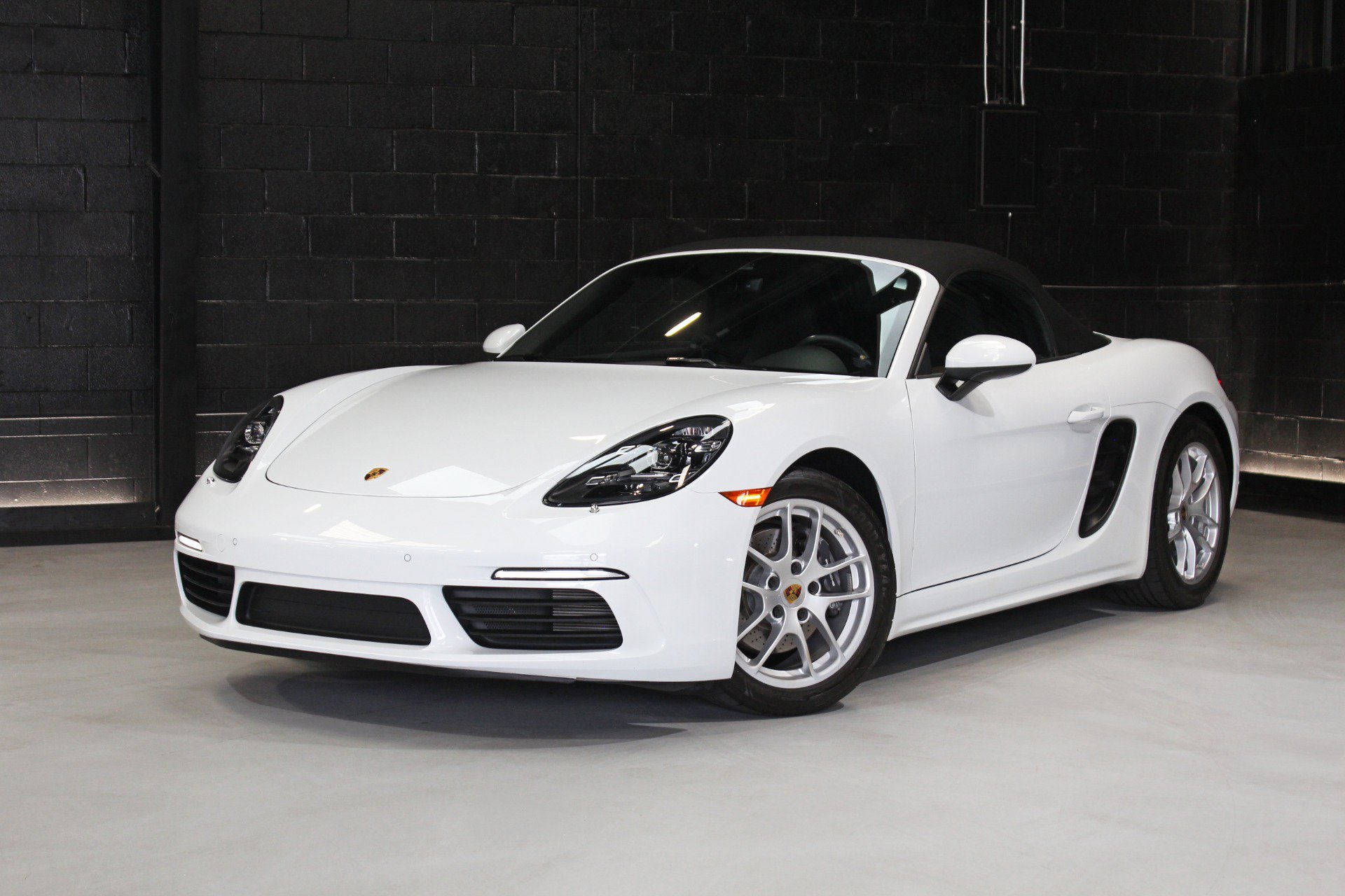 Used 2021 Porsche 718 Boxster w/ Premium Package RWD image 10