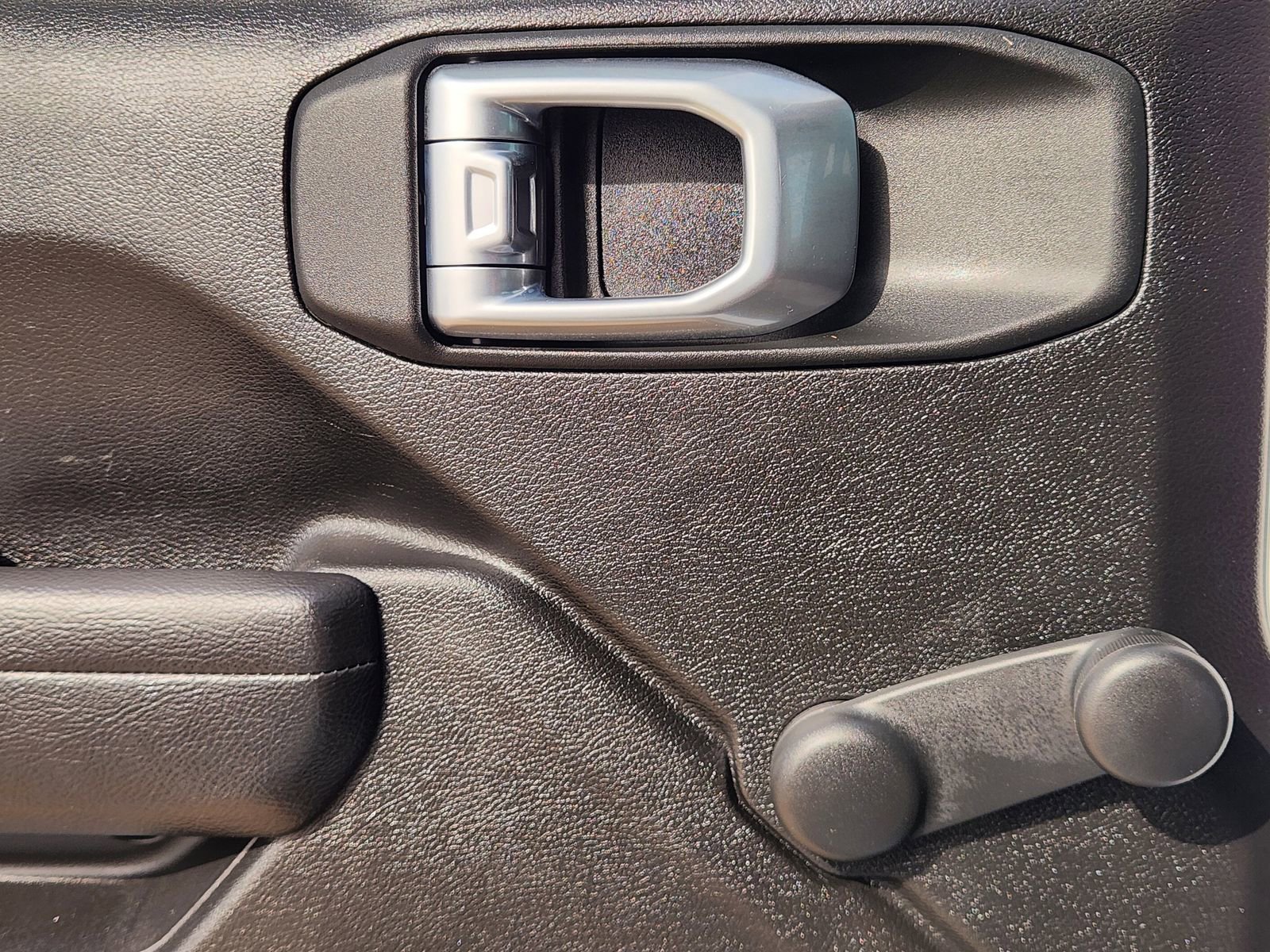 Used 2024 Jeep Wrangler Sport image 24