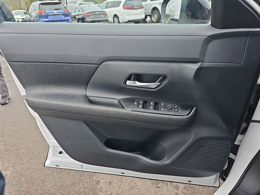 New 2026 Nissan Kicks SV w/ SV Premium Package FWD image 30