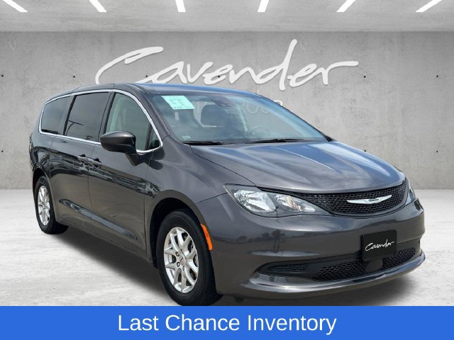 Used 2023 Chrysler Voyager LX FWD image 2