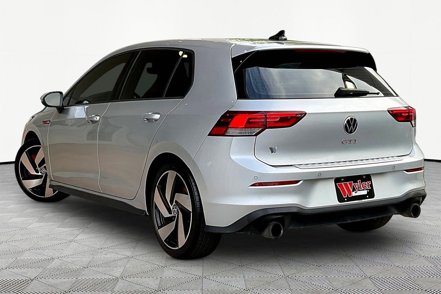Used 2022 Volkswagen GTI S FWD image 4