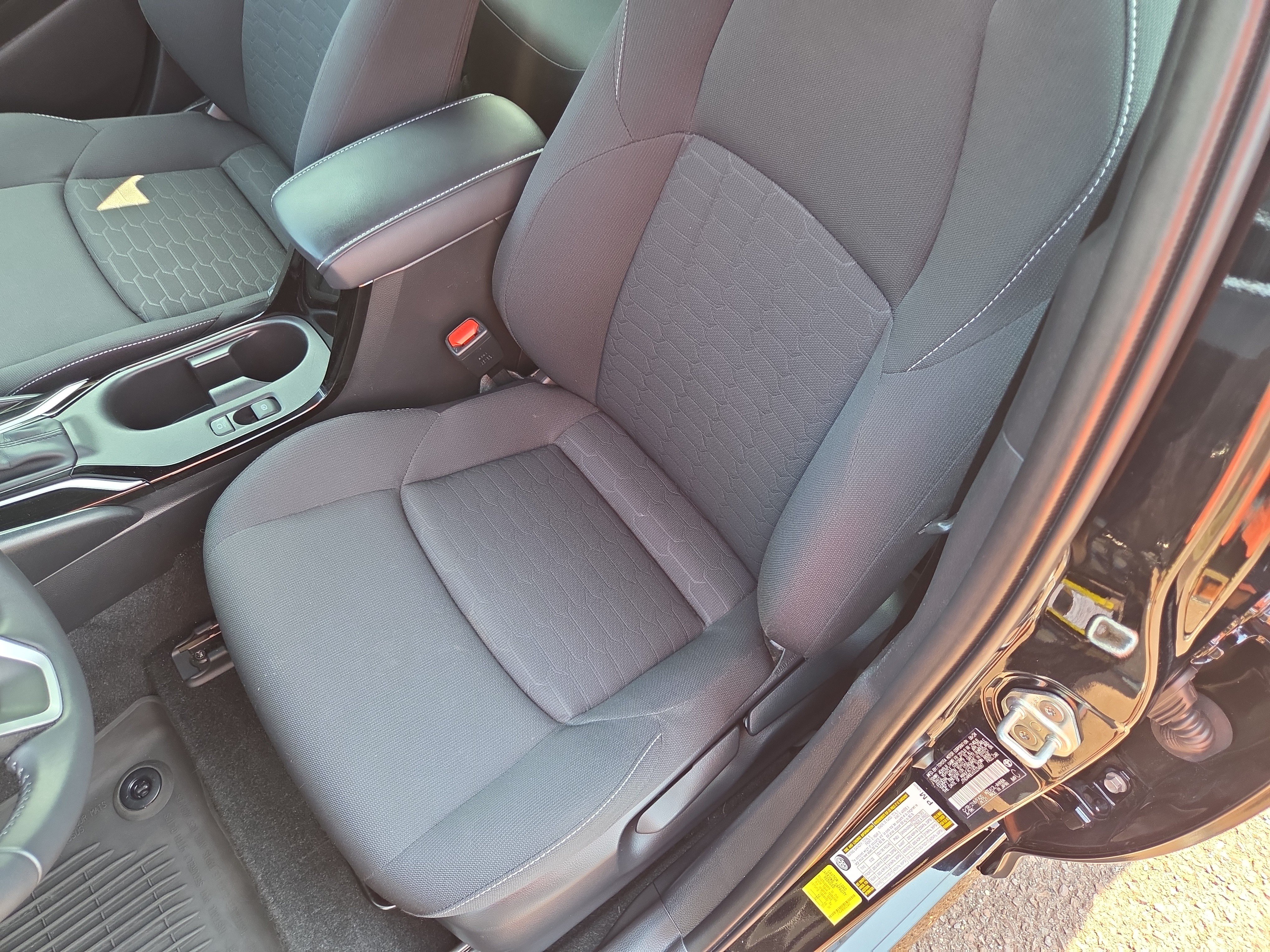 Certified 2025 Toyota Corolla Hatchback w/ SE Package FWD image 13