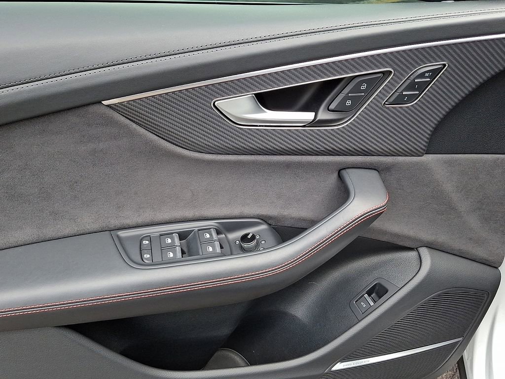 Certified 2024 Audi RS Q8 image 18