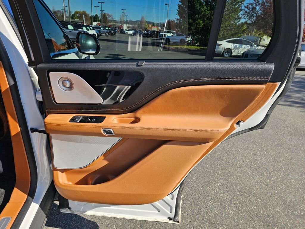 Used 2023 Lincoln Aviator Black Label Grand Touring w/ Class IV Trailer Tow Package image 15