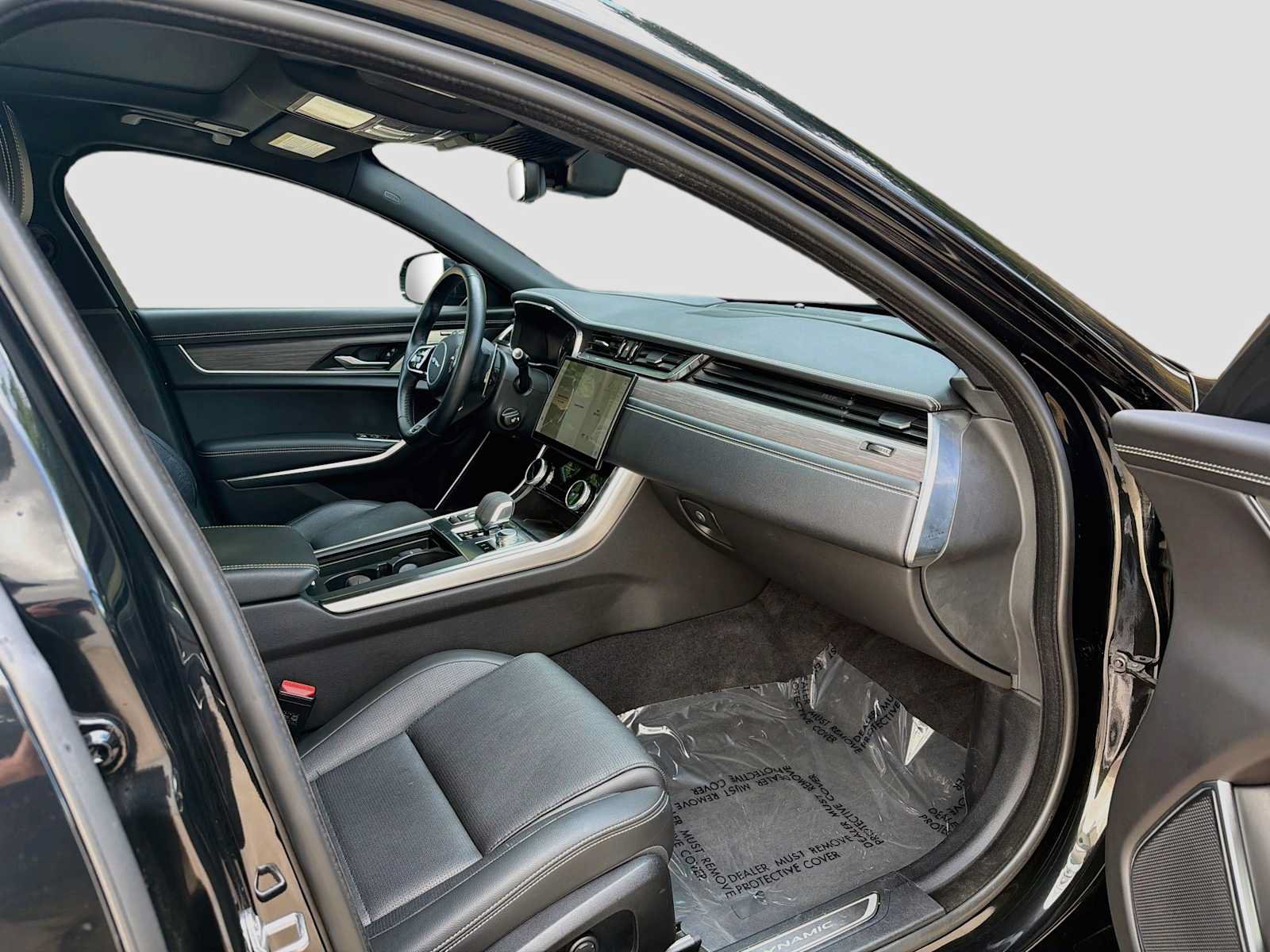 Certified 2023 Jaguar XF R-Dynamic SE AWD/4WD image 8