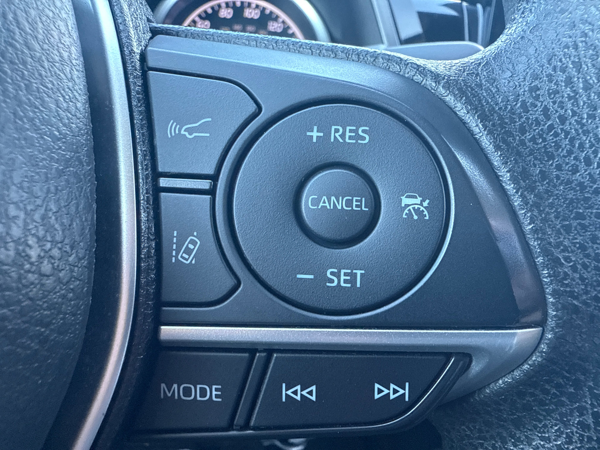 Used 2023 Toyota Camry LE FWD image 28