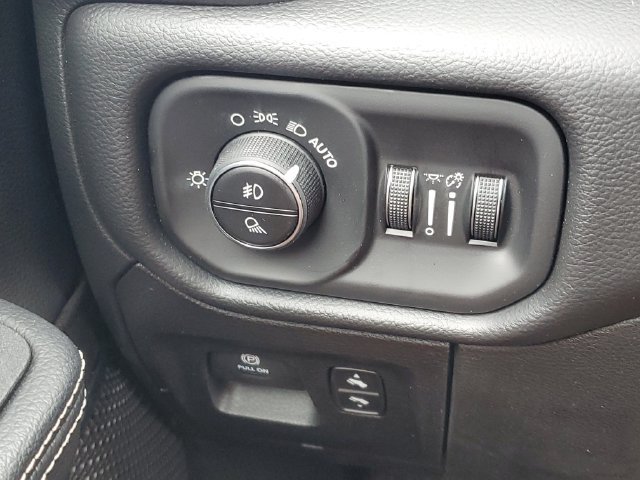New 2026 RAM 1500 Laramie w/ Sport Appearance Package AWD/4WD image 19